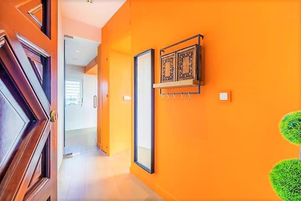 Lux Essentia Sevilla
